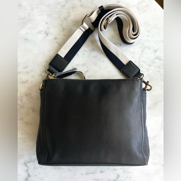 Lo&Sons Pearl Black Nappa Leather Crossbody Organizer, gold, replacement strap - Picture 10 of 15